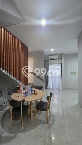 Lokasi strategis! Rumah siap pakai dikontrakkan di Kartosuro LB 127m2 Lokasi strategis! Rumah siap pakai dikontrakkan di Kartosuro LB 127m2