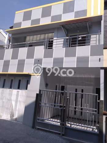 Lokasi strategis! Rumah siap huni dikontrakkan di Laweyan LB 150m2 Lokasi strategis! Rumah siap huni dikontrakkan di Laweyan LB 150m2