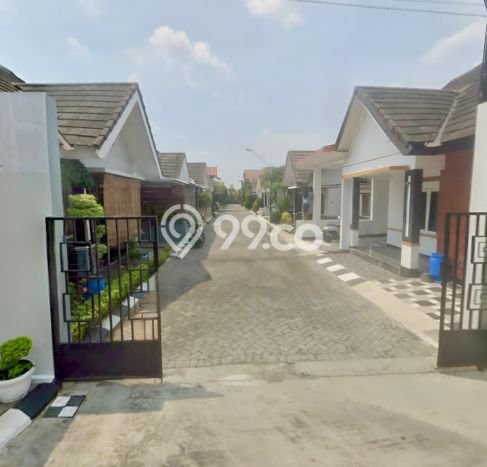 Lokasi strategis! Rumah siap pakai disewakan di Colomadu LB 90m2 Lokasi strategis! Rumah siap pakai disewakan di Colomadu LB 90m2