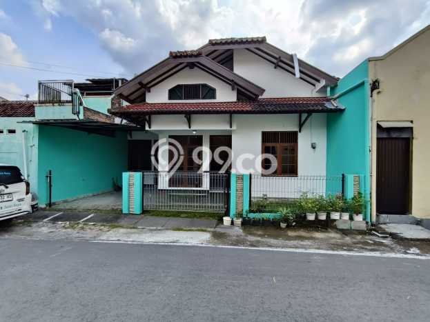 HOT DEAL! Rumah di Banjarsari, 1 KM, Area Strategis, Luas 100m² Bangunan 110m² HOT DEAL! Rumah di Banjarsari, 1 KM, Area Strategis, Luas 100m² Bangunan 110m²