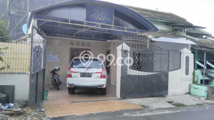 Lokasi strategis! Rumah siap huni disewakan di Solo Baru LB 160m2 Lokasi strategis! Rumah siap huni disewakan di Solo Baru LB 160m2