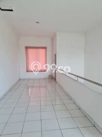 AREA TERSIBUK! Ruko di Solo Baru, Luas 300m², Pusat Komersial AREA TERSIBUK! Ruko di Solo Baru, Luas 300m², Pusat Komersial