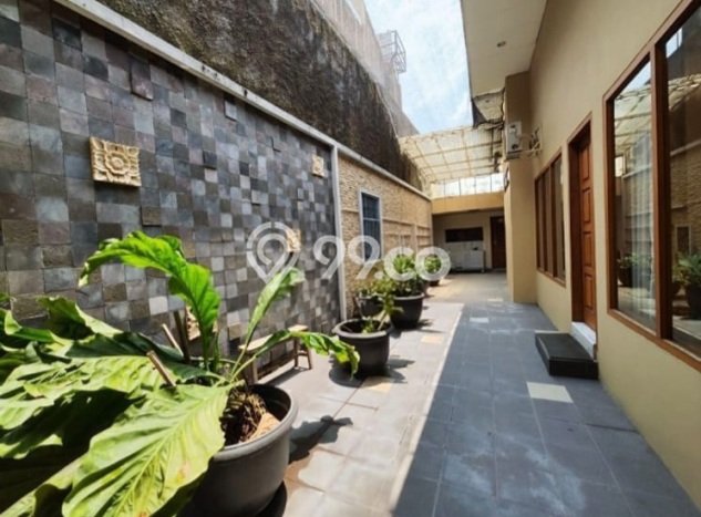 Rumah Luxury Modern Tanpa Renovasi di penumping Surakarta Rumah Luxury Modern Tanpa Renovasi di penumping Surakarta