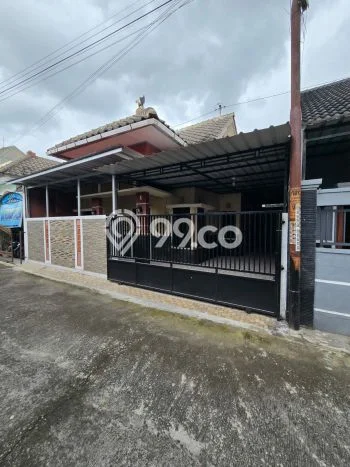 Rumah Premium di Karanganyar, 2 KT, Area Nyaman, Luas 100m² Bangunan 80m² Rumah Premium di Karanganyar, 2 KT, Area Nyaman, Luas 100m² Bangunan 80m²