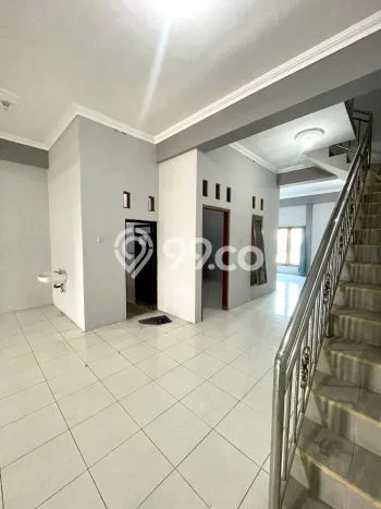 Unit Ruko Dijual di Delanggu Klaten 240m2 Unit Ruko Dijual di Delanggu Klaten 240m2