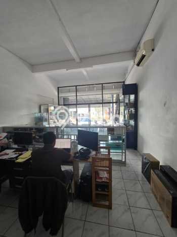 Ruko Dijual di Banjarsari Solo dengan LB 236m2 Ruko Dijual di Banjarsari Solo dengan LB 236m2