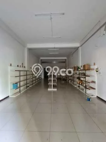 Ruko untuk Disewa di Pusat Surakarta Luas Bangunan 168m2 Ruko untuk Disewa di Pusat Surakarta Luas Bangunan 168m2