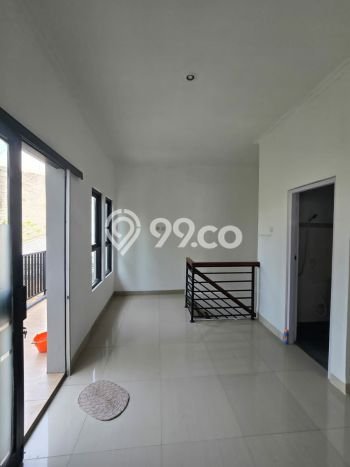 Rumah Siap Pakai di Gentan, Solo, Luas 121m² Bangunan 150m² Rumah Siap Pakai di Gentan, Solo, Luas 121m² Bangunan 150m²