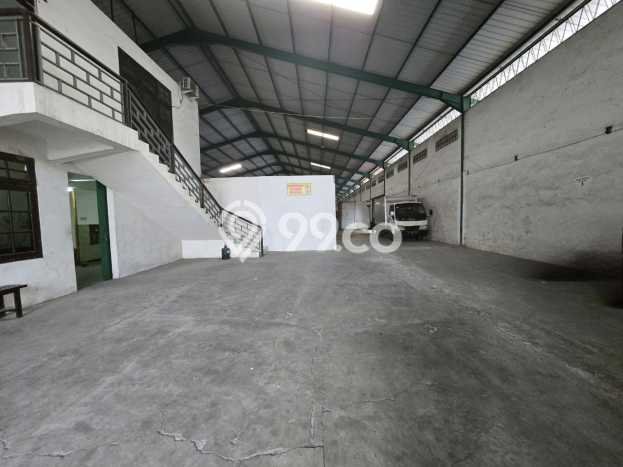 Lokasi Strategis! Dijual Gudang Bisnis di Karanganyar, Solo Kondisi Bagus Lokasi Strategis! Dijual Gudang Bisnis di Karanganyar, Solo Kondisi Bagus