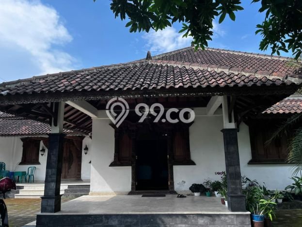 Hunian Mewah Siap Huni LT 681m2 di Banjarsari, Solo Hunian Mewah Siap Huni LT 681m2 di Banjarsari, Solo