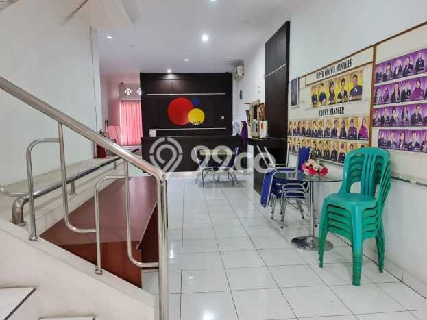AREA TERSIBUK! Ruko di Solo Baru, Luas 300m², Pusat Komersial AREA TERSIBUK! Ruko di Solo Baru, Luas 300m², Pusat Komersial