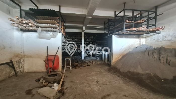 Area Strategis! Disewakan Ruko Lokasi Banjarsari, Solo Cocok untuk Bisnis Area Strategis! Disewakan Ruko Lokasi Banjarsari, Solo Cocok untuk Bisnis