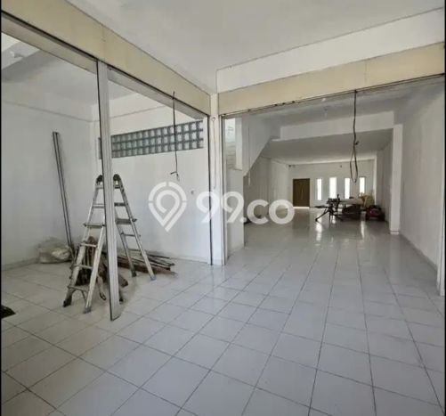 Disewakan Komersial di Serengan, Luas 280m², Lokasi Strategis, Ready Pakai Disewakan Komersial di Serengan, Luas 280m², Lokasi Strategis, Ready Pakai