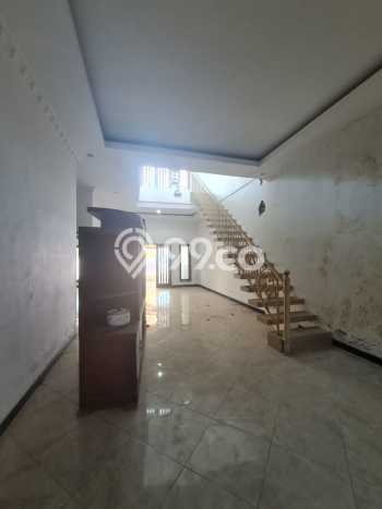 Hunian Cantik Modern Lb 300m2 di Kartasura, Sukoharjo Hunian Cantik Modern Lb 300m2 di Kartasura, Sukoharjo