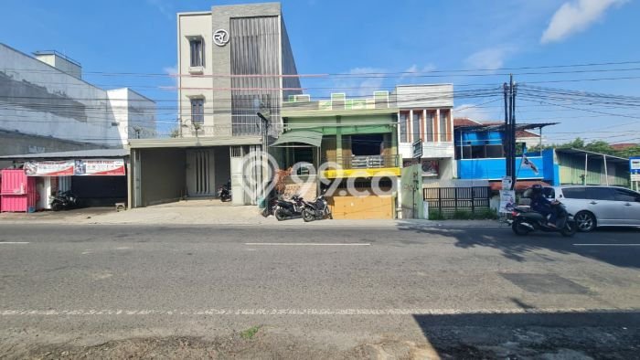 Area Strategis! Disewakan Ruko Lokasi Banjarsari, Solo Cocok untuk Bisnis Area Strategis! Disewakan Ruko Lokasi Banjarsari, Solo Cocok untuk Bisnis