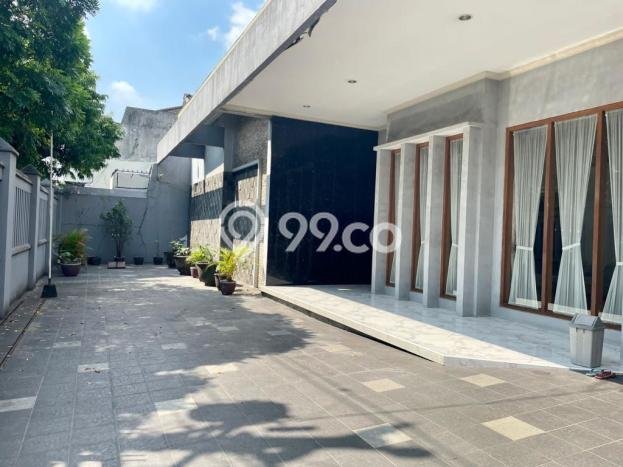 Rumah Luxury Modern Tanpa Renovasi di penumping Surakarta Rumah Luxury Modern Tanpa Renovasi di penumping Surakarta