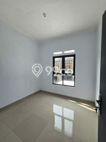 Rumah Siap Pakai di Gentan, Solo, Luas 121m² Bangunan 150m² Rumah Siap Pakai di Gentan, Solo, Luas 121m² Bangunan 150m²
