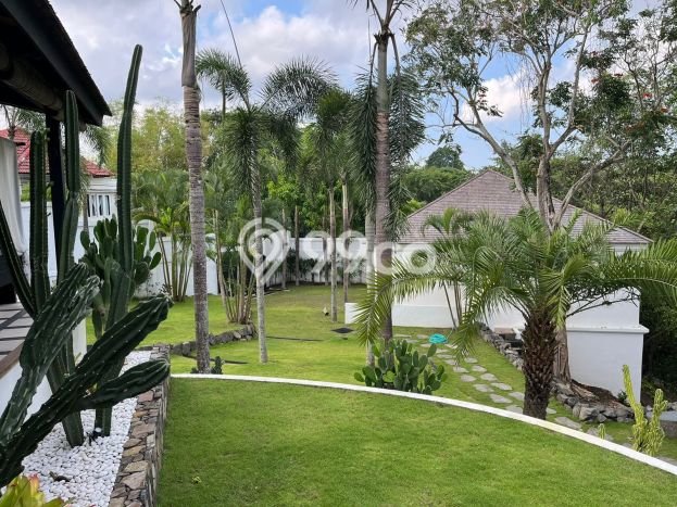 FOR SALE! Vila di , Luas 2340m2m², Lokasi Strategis FOR SALE! Vila di , Luas 2340m2m², Lokasi Strategis