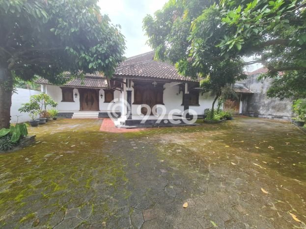 Hunian Mewah Siap Huni LT 681m2 di Banjarsari, Solo Hunian Mewah Siap Huni LT 681m2 di Banjarsari, Solo