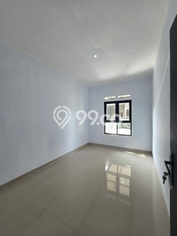 Rumah Siap Pakai di Gentan, Solo, Luas 121m² Bangunan 150m² Rumah Siap Pakai di Gentan, Solo, Luas 121m² Bangunan 150m²