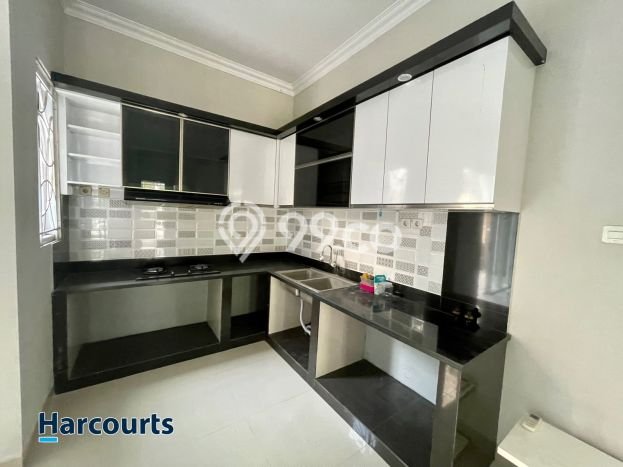 Rumah di Gentan, 3 KM, Akses Universitas, Luas 147m² LB 180m² Rumah di Gentan, 3 KM, Akses Universitas, Luas 147m² LB 180m²