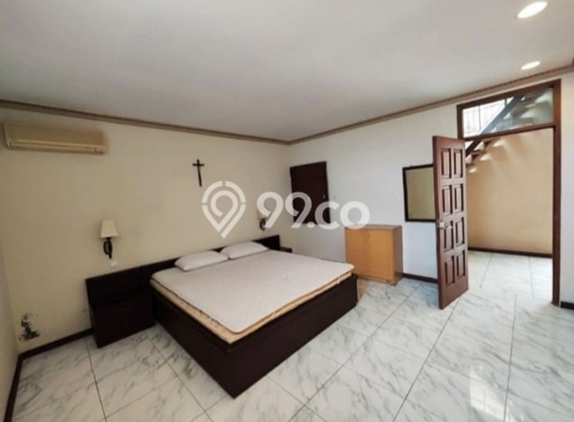 Rumah Luxury Modern Tanpa Renovasi di penumping Surakarta Rumah Luxury Modern Tanpa Renovasi di penumping Surakarta