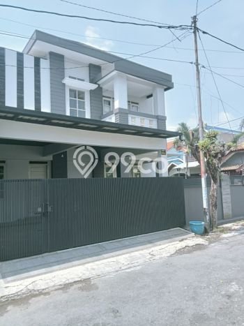 PREMIUM LIVING! Rumah kawasan Colomadu, 2 KM, Area Berkembang, LT 205m² Bangunan 300m² PREMIUM LIVING! Rumah kawasan Colomadu, 2 KM, Area Berkembang, LT 205m² Bangunan 300m²