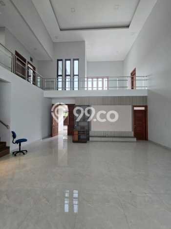 Dijual Rumah Premium dengan Fasilitas Sekitar Lengkap di Solo Baru, Solo Dijual Rumah Premium dengan Fasilitas Sekitar Lengkap di Solo Baru, Solo