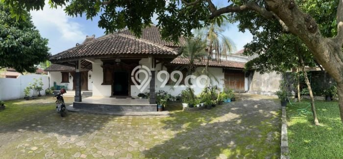 Hunian Mewah Siap Huni LT 681m2 di Banjarsari, Solo Hunian Mewah Siap Huni LT 681m2 di Banjarsari, Solo