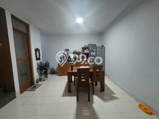 Dijual Hunian Rumah Terawat 3 Kamar di Raffles Hills, Jakarta Timur Dijual Hunian Rumah Terawat 3 Kamar di Raffles Hills, Jakarta Timur