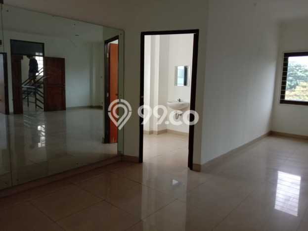 Disewakan! Rumah 5 Kamar Tidur &
4 Kamar Mandi di Petojo, Jakarta Pusat Disewakan! Rumah 5 Kamar Tidur &
4 Kamar Mandi di Petojo, Jakarta Pusat