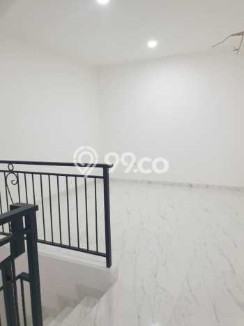 Rumah Luxury Modern Siap Huni di Pluit Jakarta Utara Rumah Luxury Modern Siap Huni di Pluit Jakarta Utara