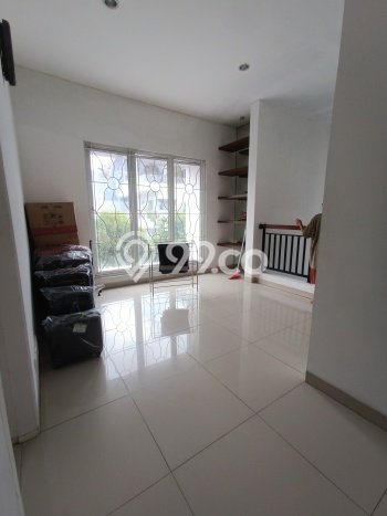 Rumah Elit LB 235m2 Siap Pakai Desain Elegan di Ancol, Jakarta Utara Rumah Elit LB 235m2 Siap Pakai Desain Elegan di Ancol, Jakarta Utara