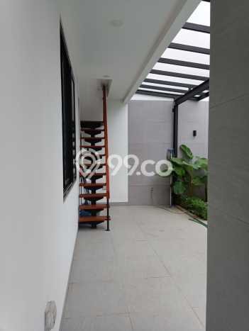 Ready to Use! Premium House LT 300m2 Desain Elegan di Pantai Indah Kapuk Ready to Use! Premium House LT 300m2 Desain Elegan di Pantai Indah Kapuk