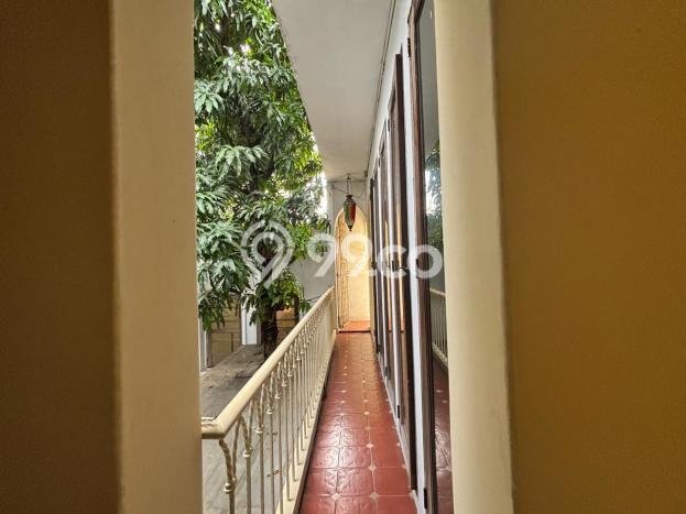 Rumah Modern Dikontrakkan di Menteng Jakarta Pusat Area Sangat Strategis Rumah Modern Dikontrakkan di Menteng Jakarta Pusat Area Sangat Strategis