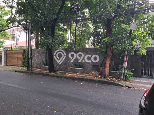 Rumah 4 Kamar Lengkap Disewakan di Menteng Harga Kompetitif Rumah 4 Kamar Lengkap Disewakan di Menteng Harga Kompetitif