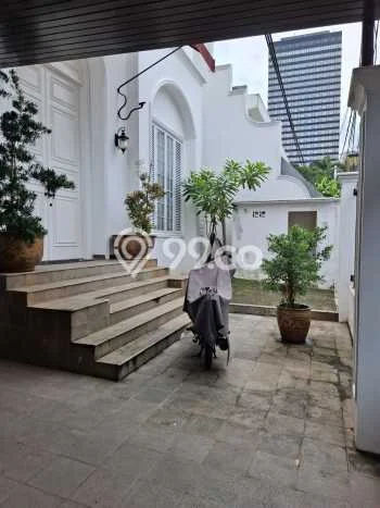 Lokasi strategis! Rumah siap pakai dikontrakkan di Menteng LB 300m2 Lokasi strategis! Rumah siap pakai dikontrakkan di Menteng LB 300m2