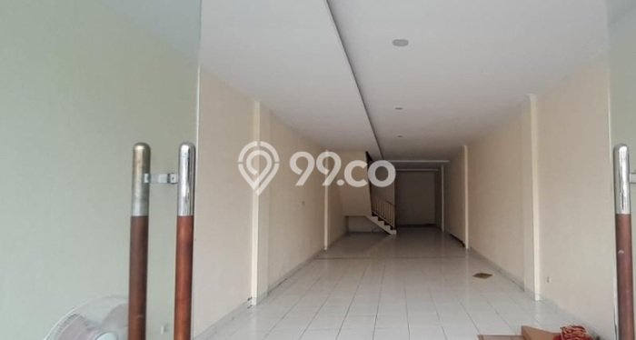 Unit Ruko Paling Strategis di Kemang Jakarta Selatan dengan LB 90m2 Unit Ruko Paling Strategis di Kemang Jakarta Selatan dengan LB 90m2