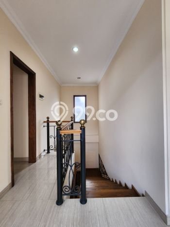 Rumah Mewah Akses Strategis di Jakarta Selatan Full Furnished Rumah Mewah Akses Strategis di Jakarta Selatan Full Furnished