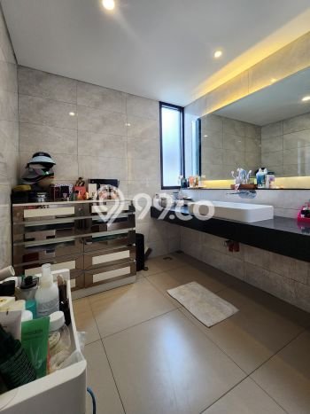 Hunian Mewah Siap Huni LT 171m2 di Kebayoran Lama, Jakarta Selatan Hunian Mewah Siap Huni LT 171m2 di Kebayoran Lama, Jakarta Selatan