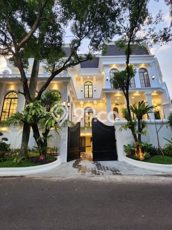 Ready to Use! Premium House LT 670m2 Desain Elegan di Pondok Indah Ready to Use! Premium House LT 670m2 Desain Elegan di Pondok Indah