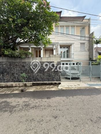 Rumah Mewah Siap Huni LT 271m2 di Kebayoran Baru, Jakarta Selatan Rumah Mewah Siap Huni LT 271m2 di Kebayoran Baru, Jakarta Selatan