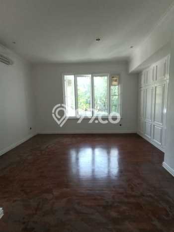 Sewa Rumah Nyaman LT 480m2 / LB 700m2 di Pondok Indah, Jakarta Selatan Sewa Rumah Nyaman LT 480m2 / LB 700m2 di Pondok Indah, Jakarta Selatan