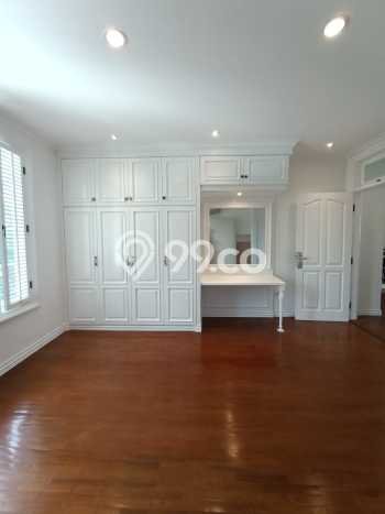 Sewa Rumah Nyaman LT 480m2 / LB 700m2 di Pondok Indah, Jakarta Selatan Sewa Rumah Nyaman LT 480m2 / LB 700m2 di Pondok Indah, Jakarta Selatan