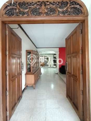 For Sale! Luxury House LT 1200m2 Desain Modern di Kemang For Sale! Luxury House LT 1200m2 Desain Modern di Kemang