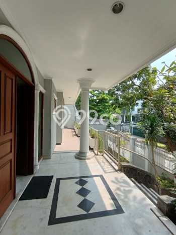 Hunian Kondisi Baik Disewakan di Pondok Indah, Jakarta Selatan LT 482m2, LB 345m2 Hunian Kondisi Baik Disewakan di Pondok Indah, Jakarta Selatan LT 482m2, LB 345m2