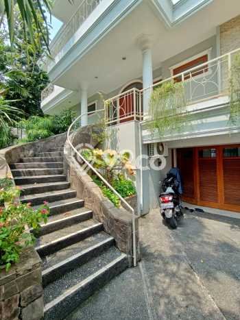 Hunian Kondisi Baik Disewakan di Pondok Indah, Jakarta Selatan LT 482m2, LB 345m2 Hunian Kondisi Baik Disewakan di Pondok Indah, Jakarta Selatan LT 482m2, LB 345m2