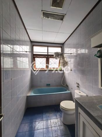 Sewa Rumah Harga Terjangkau di Kemang Jakarta Selatan Punya 6 Kamar Tidur Sewa Rumah Harga Terjangkau di Kemang Jakarta Selatan Punya 6 Kamar Tidur