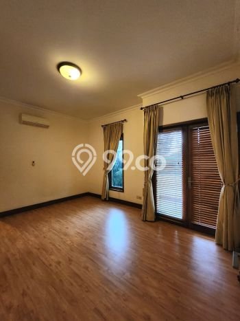 Hunian Ideal dengan LT 1300m2 & LB 1000m2 Disewakan di Lebak Bulus Hunian Ideal dengan LT 1300m2 & LB 1000m2 Disewakan di Lebak Bulus