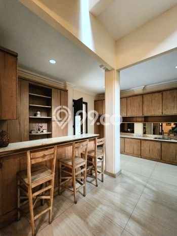 Rumah Mewah Akses Strategis di Jakarta Selatan Full Furnished Rumah Mewah Akses Strategis di Jakarta Selatan Full Furnished